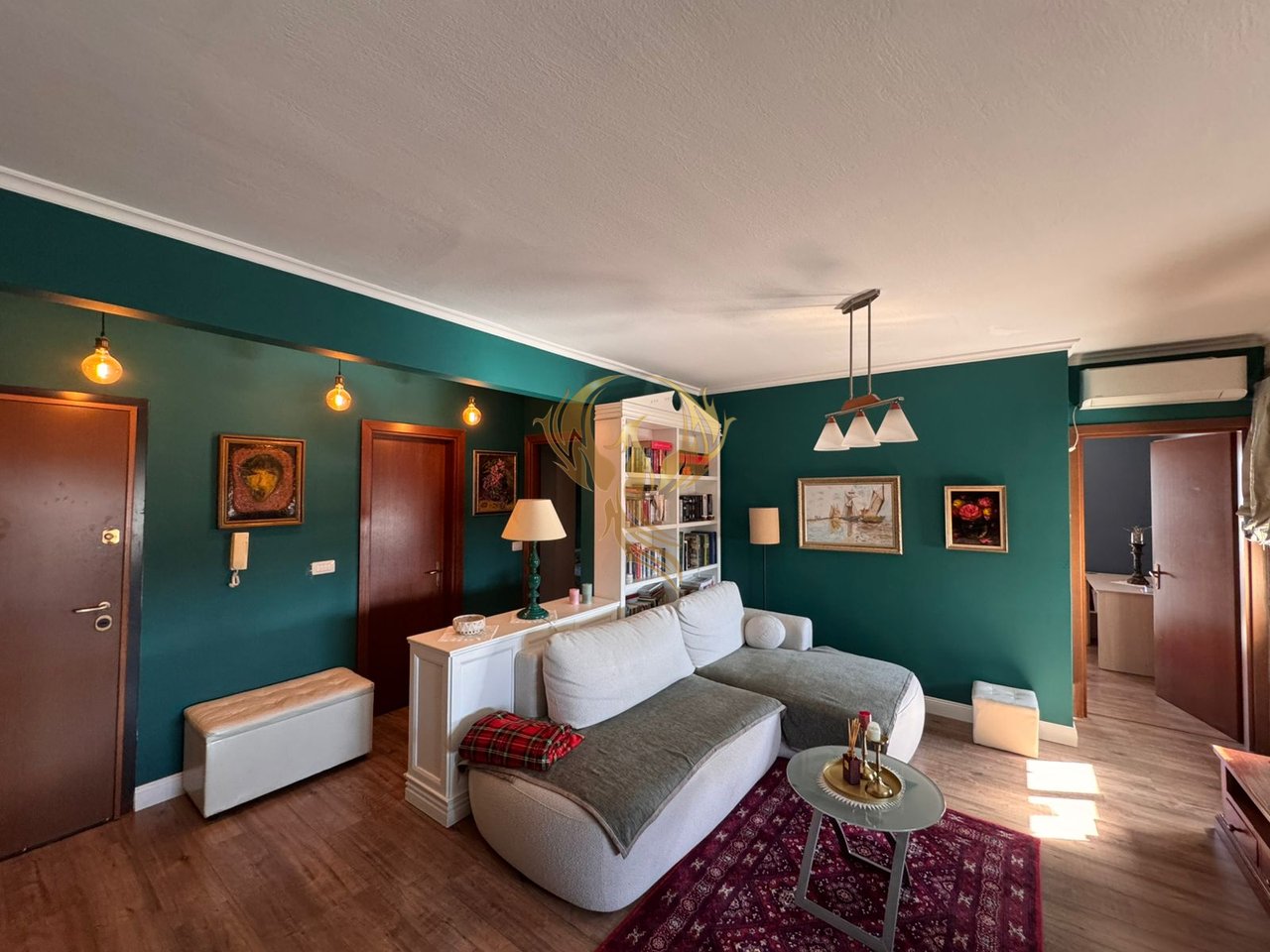 Jepet me Qera Apartament 2+1 te Rruga e Kavajes