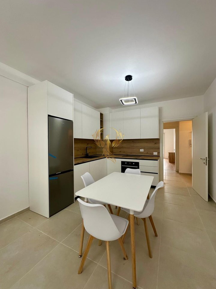 Jepet me qira Apartment 2+1+2 Bllk te Univers City