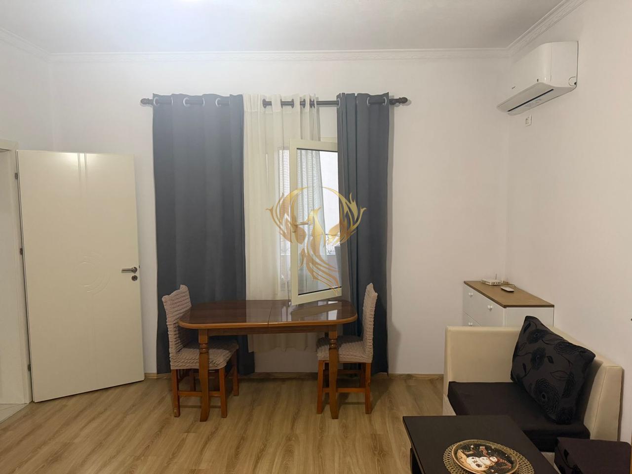 Jepet me qira Hyrje 2+1 ne Sauk