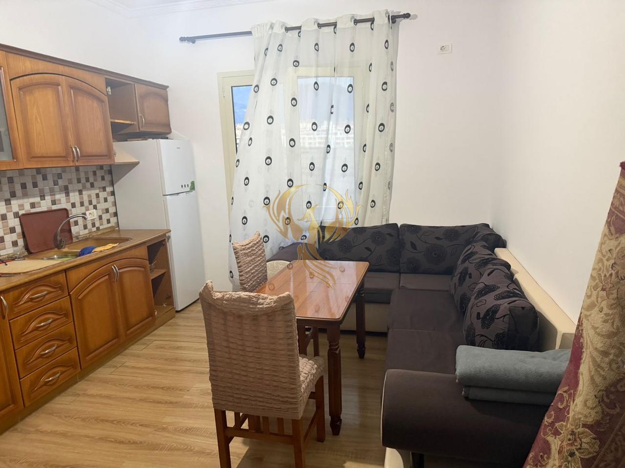 Jepet me qira Hyrje 2+1 ne Sauk