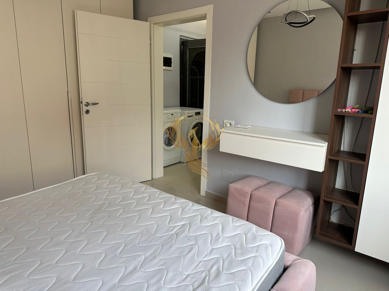 Jepet me qira Apartament 1+1 te Rr.Kavajes