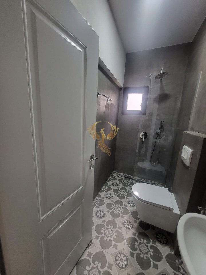 Jepet me qira Hyrje 1+1+2 te Ish Parku Autobusave