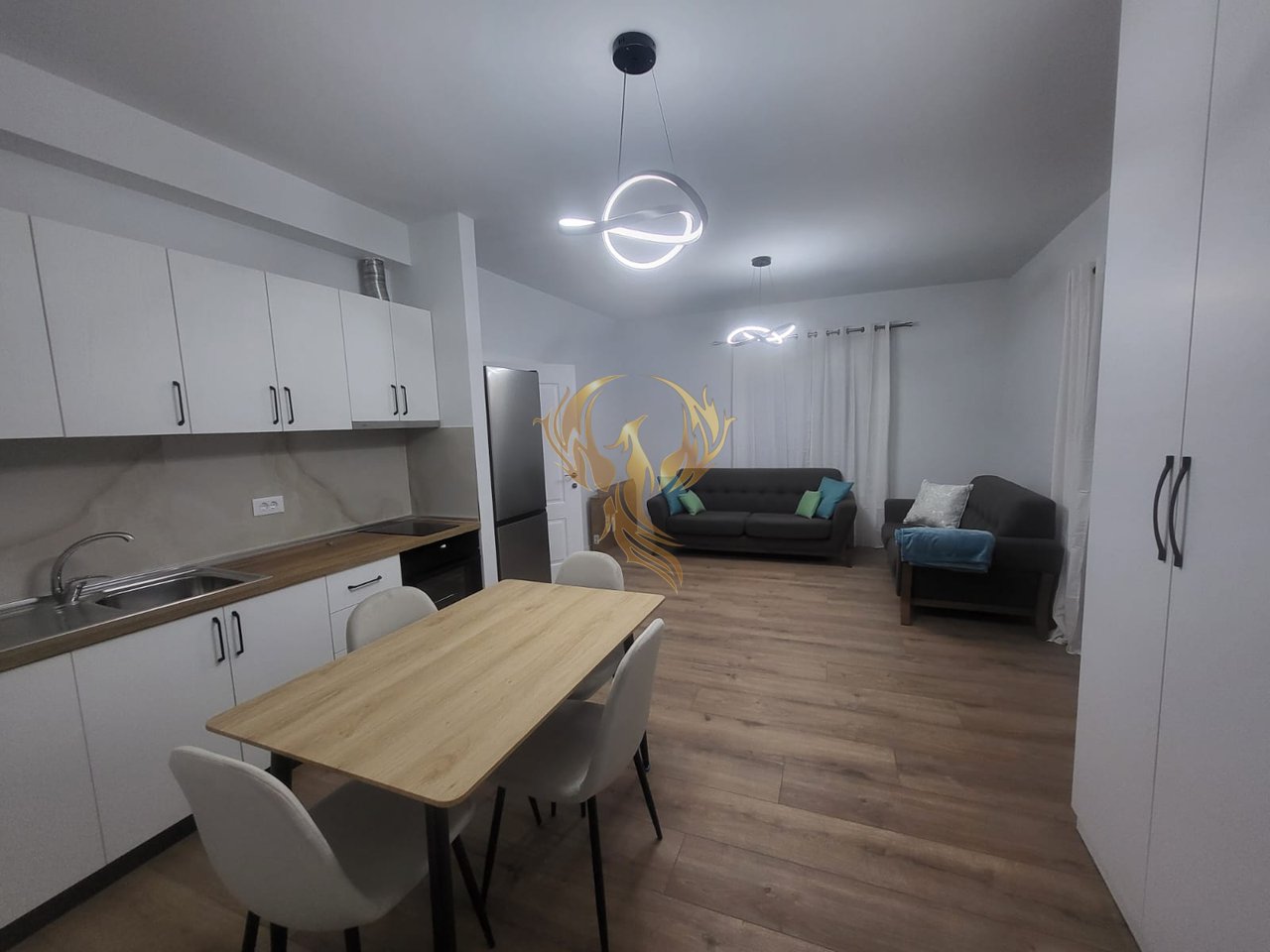 Jepet me qira Hyrje 1+1 te Ish Parku Autobusave