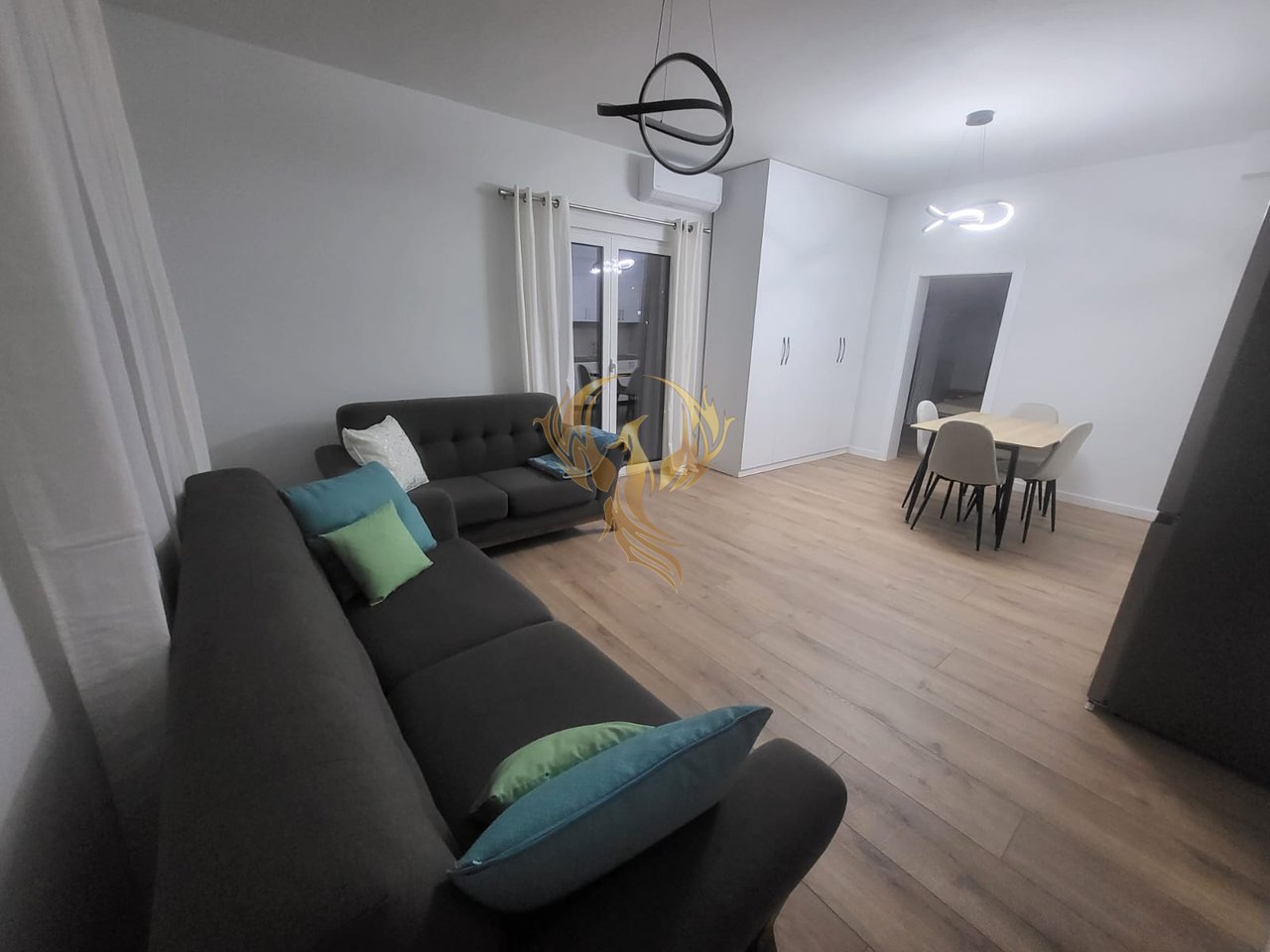 Jepet me qira Hyrje 1+1 te Ish Parku Autobusave