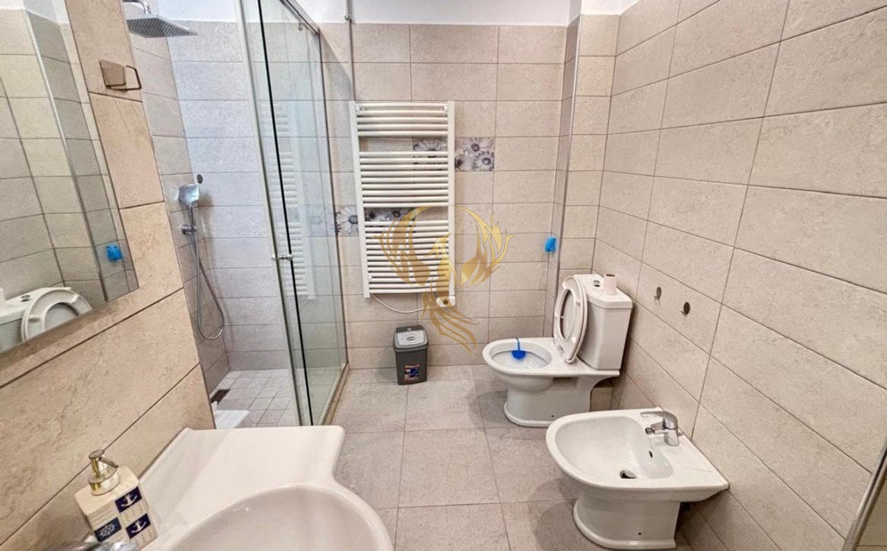 Jepet me qira Apartament 3+1 te Shkolla e Kuqe