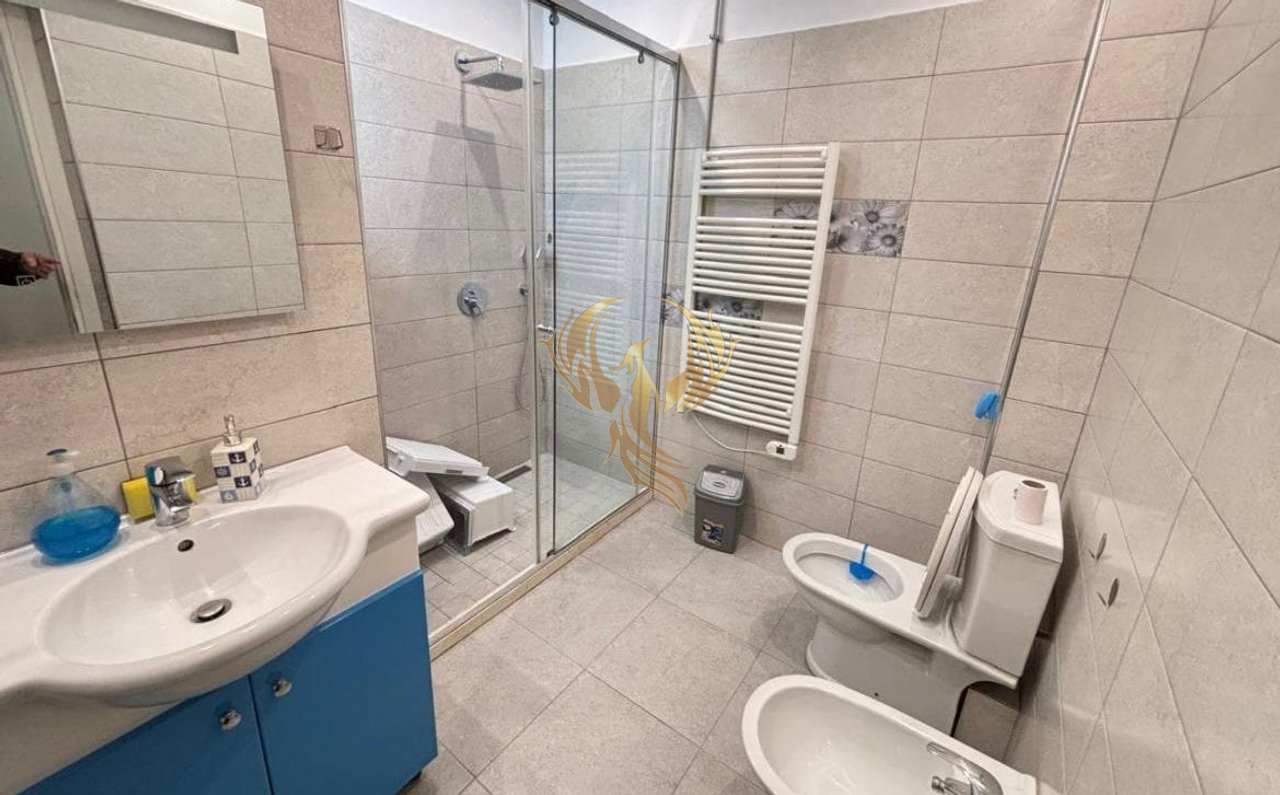 Jepet me qira Apartament 3+1 te Shkolla e Kuqe