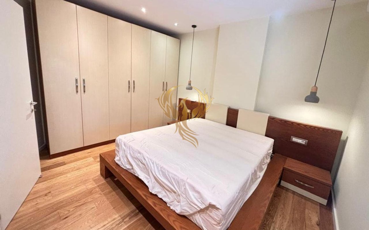 Jepet me qira Apartament 3+1 te Shkolla e Kuqe