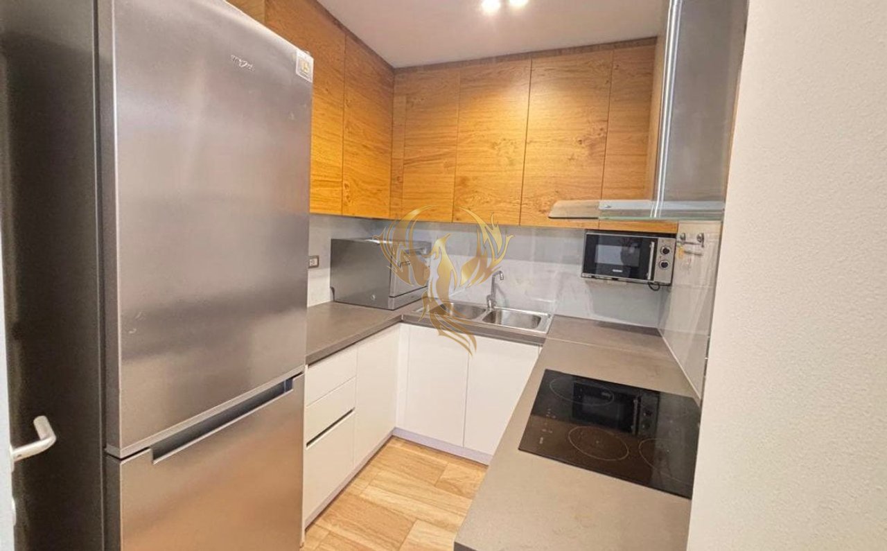 Jepet me qira Apartament 3+1 te Shkolla e Kuqe