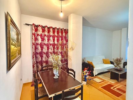 Jepet me Qera Apartament 1+1 te Inxhinieria Ndertimit