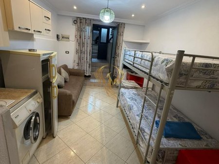 Jepet me qera Garzoniere,Ish Bllok