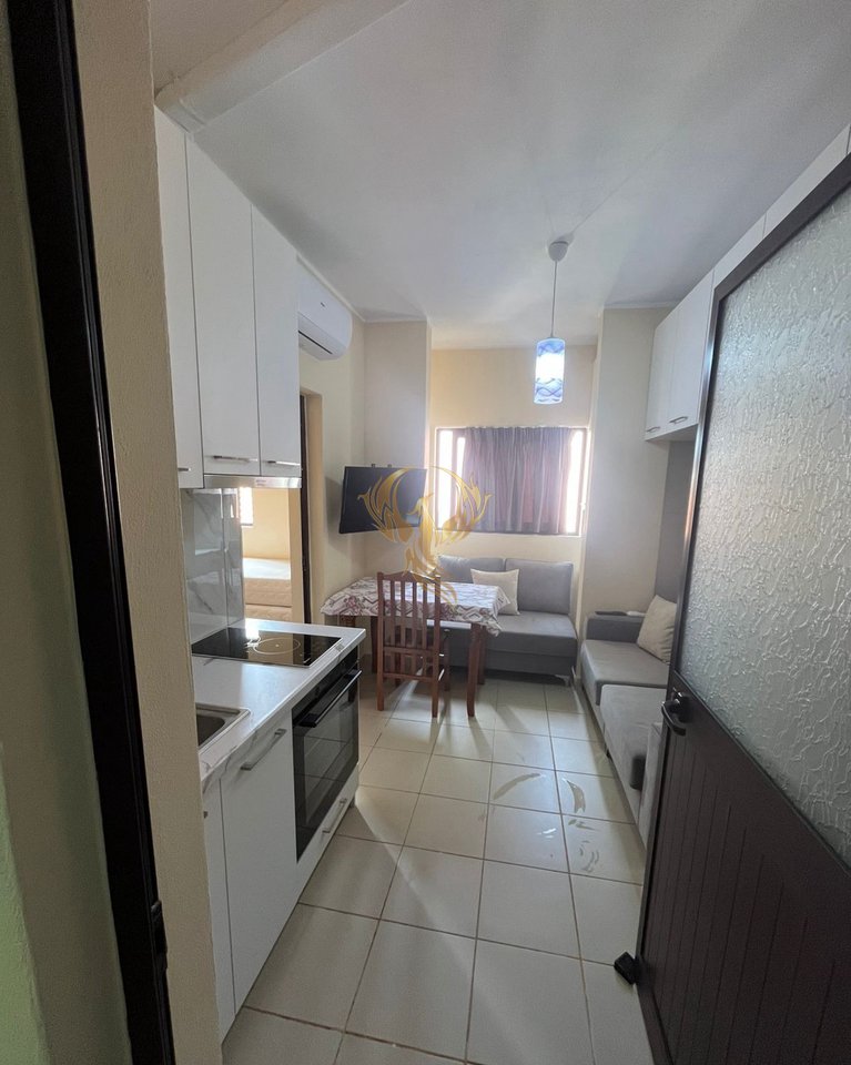 Jepet me Qera Hyrje 1+1 ne Qytet Studenti