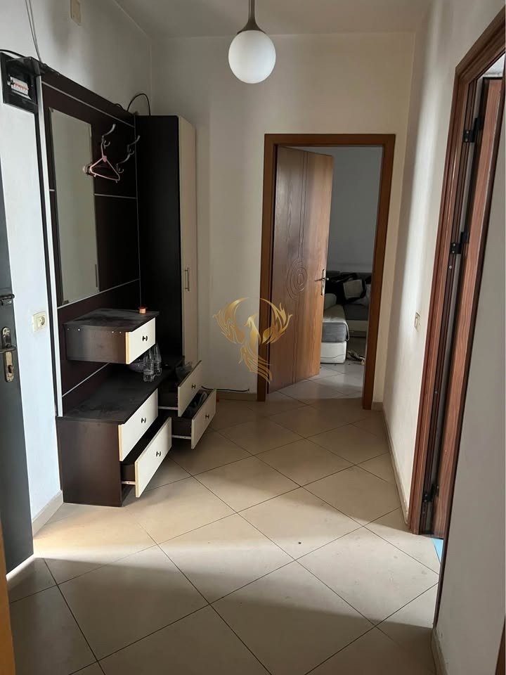 Jepet me Qera Apartament 1+1 ne Shkoze