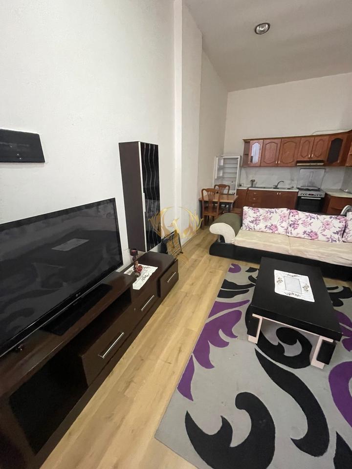 Shitet apartament 1+1 tek ne Fresk