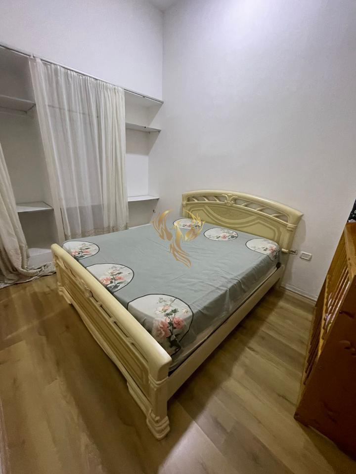 Shitet apartament 1+1 tek ne Fresk