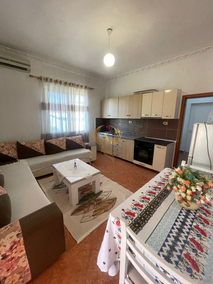 For rent 1+1 entrance in a villa near the military hospital, Lapraka