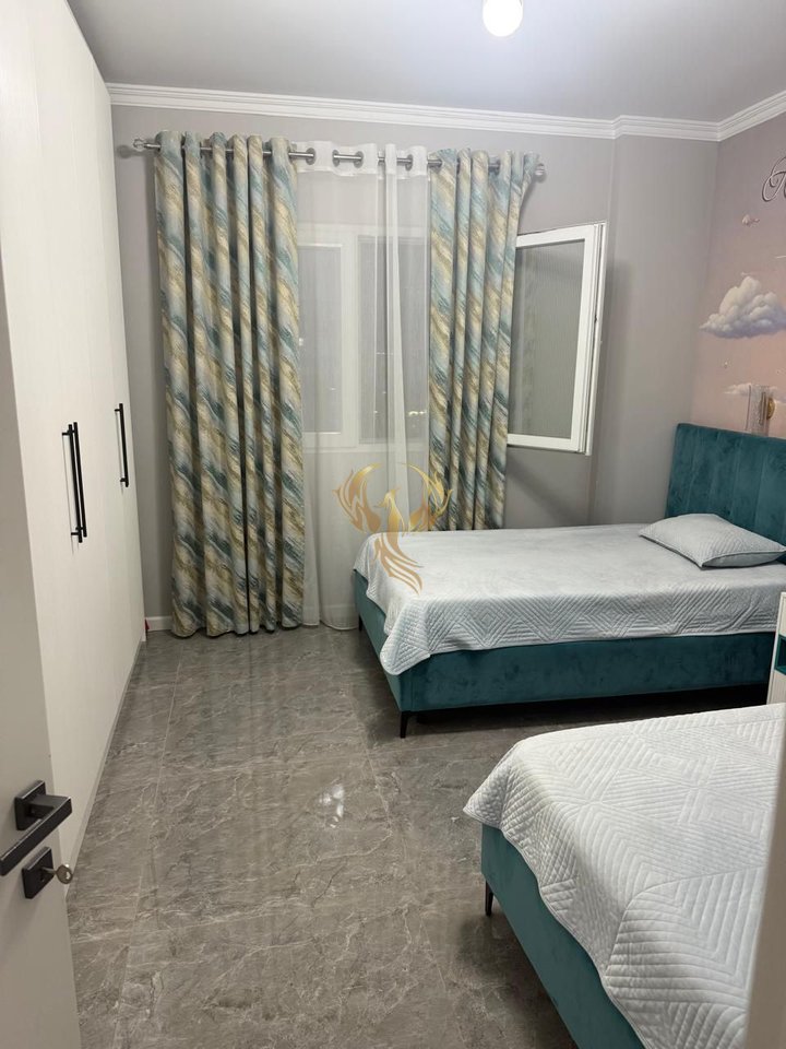 Jepet me qira Hyrje 2+1+2 ne Teg