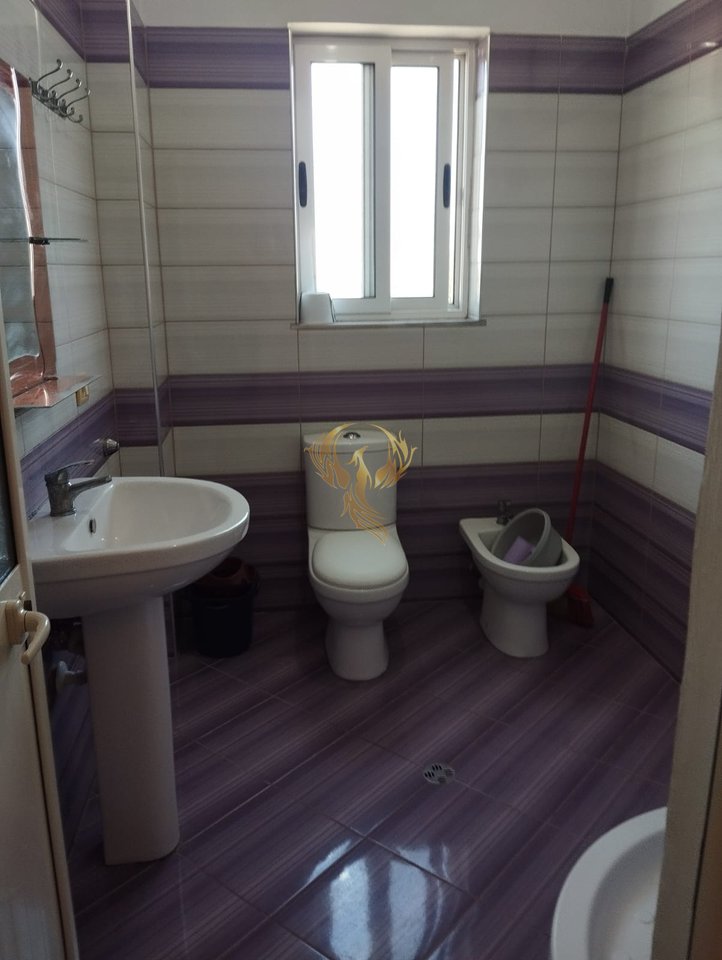 Jepet me qira Hyrje 1+1 Laprake