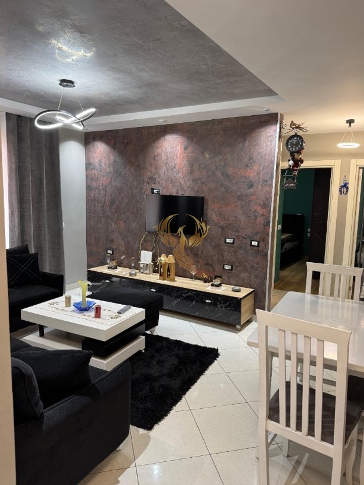 Jepet me qira Apartment 3+1 ne Kopshti Botanik