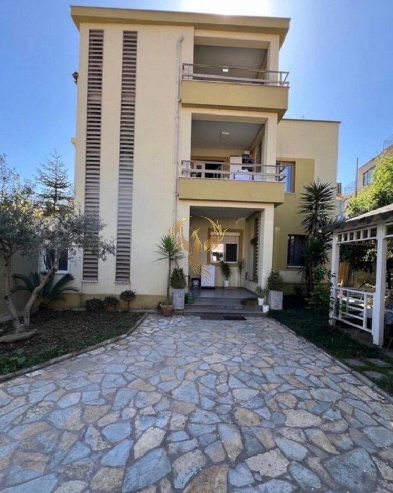 Jepet me qira Hyrje 2+1 tek Ish Fusha Aviacionit