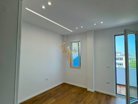 Shitet apartament 2+1 tek rruga Bardhyl