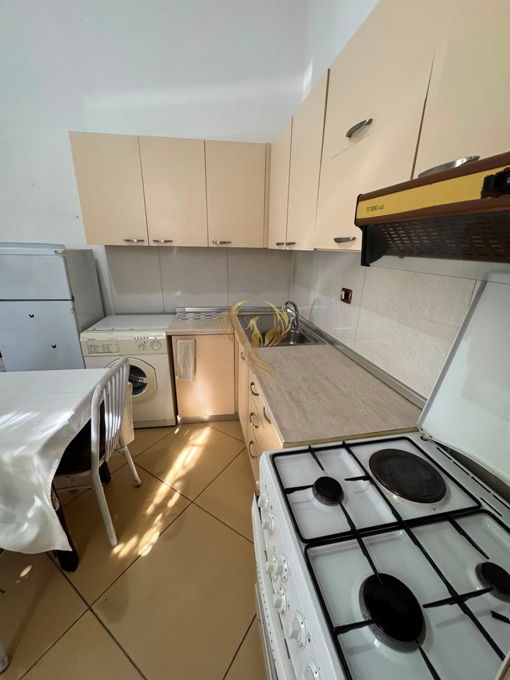 Jepet me qira Garsionere tek Tregu Elektrik