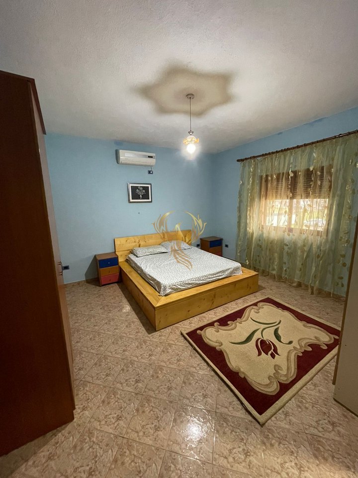 Affittasi ingresso 2+1 ad Astir