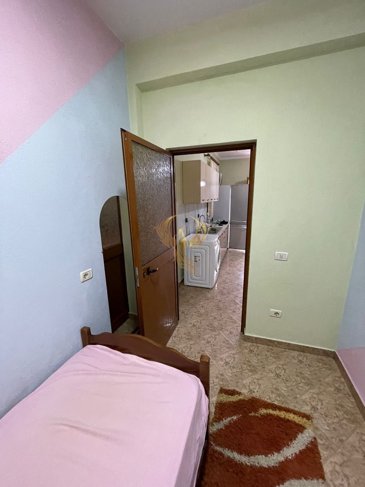 Affittasi ingresso 2+1 ad Astir