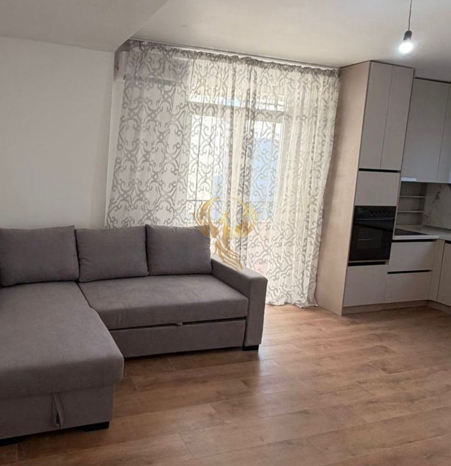 Jepet me qera apartament 1+1 tek Rruga e Kosovarëve