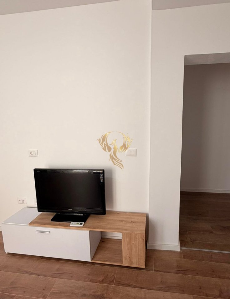 Jepet me qera apartament 1+1 tek Rruga e Kosovarëve