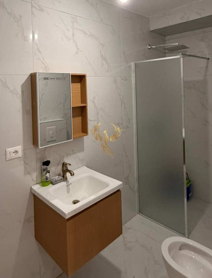 Jepet me qera apartament 1+1 tek Rruga e Kosovarëve