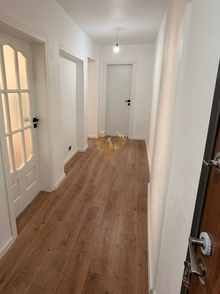 Jepet me qera apartament 1+1 tek Rruga e Kosovarëve
