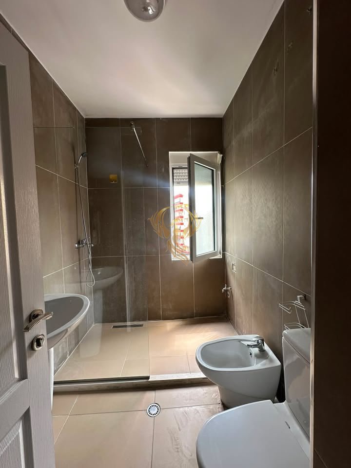 Jepet me qera apartament 2+1 në Astir