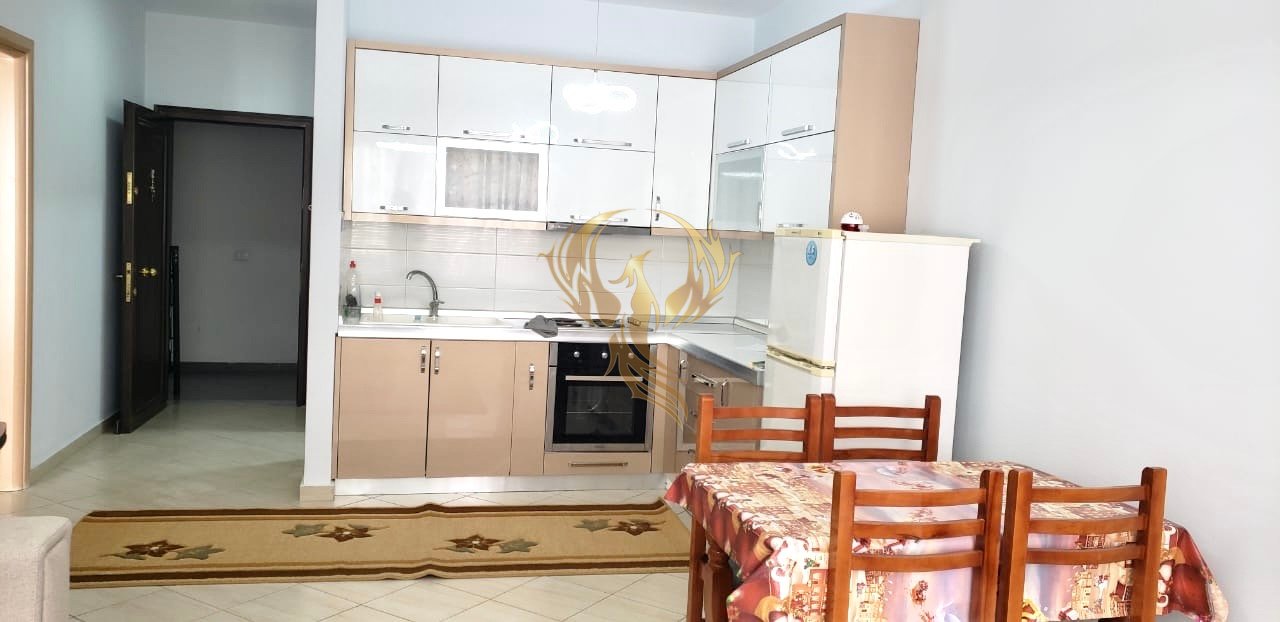Jepet me qera apartament 1+1 në Astir