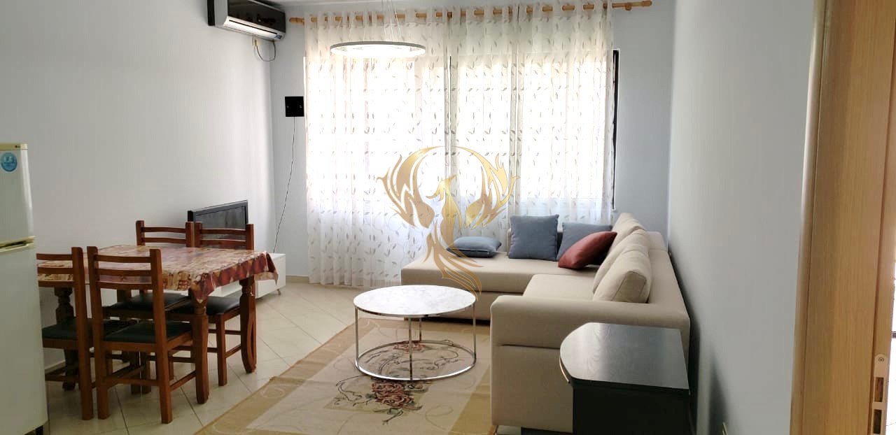 Jepet me qera apartament 1+1 në Astir