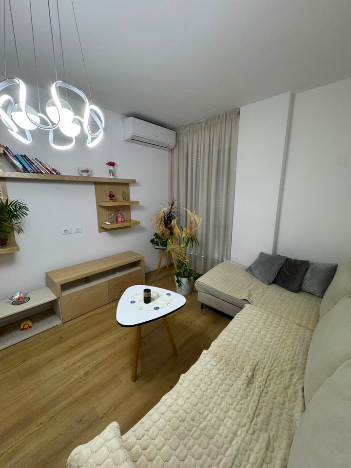Jepet me qira Apartament 2+1+2 tek Ministria e Mbrojtjes