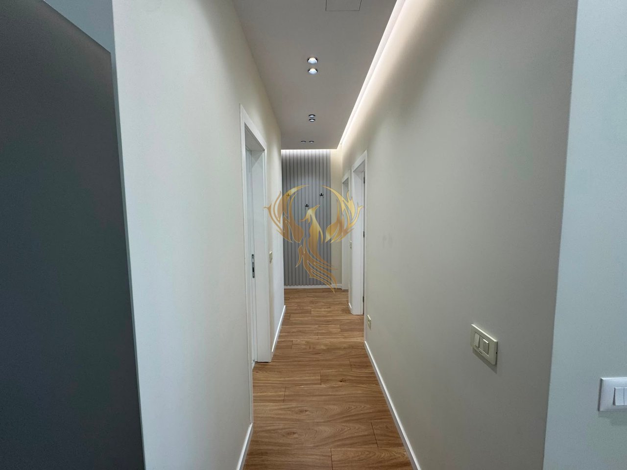 Jepet me qera apartament 2+1 tek Mine Peza, kompleksi GOLDEN TOWER