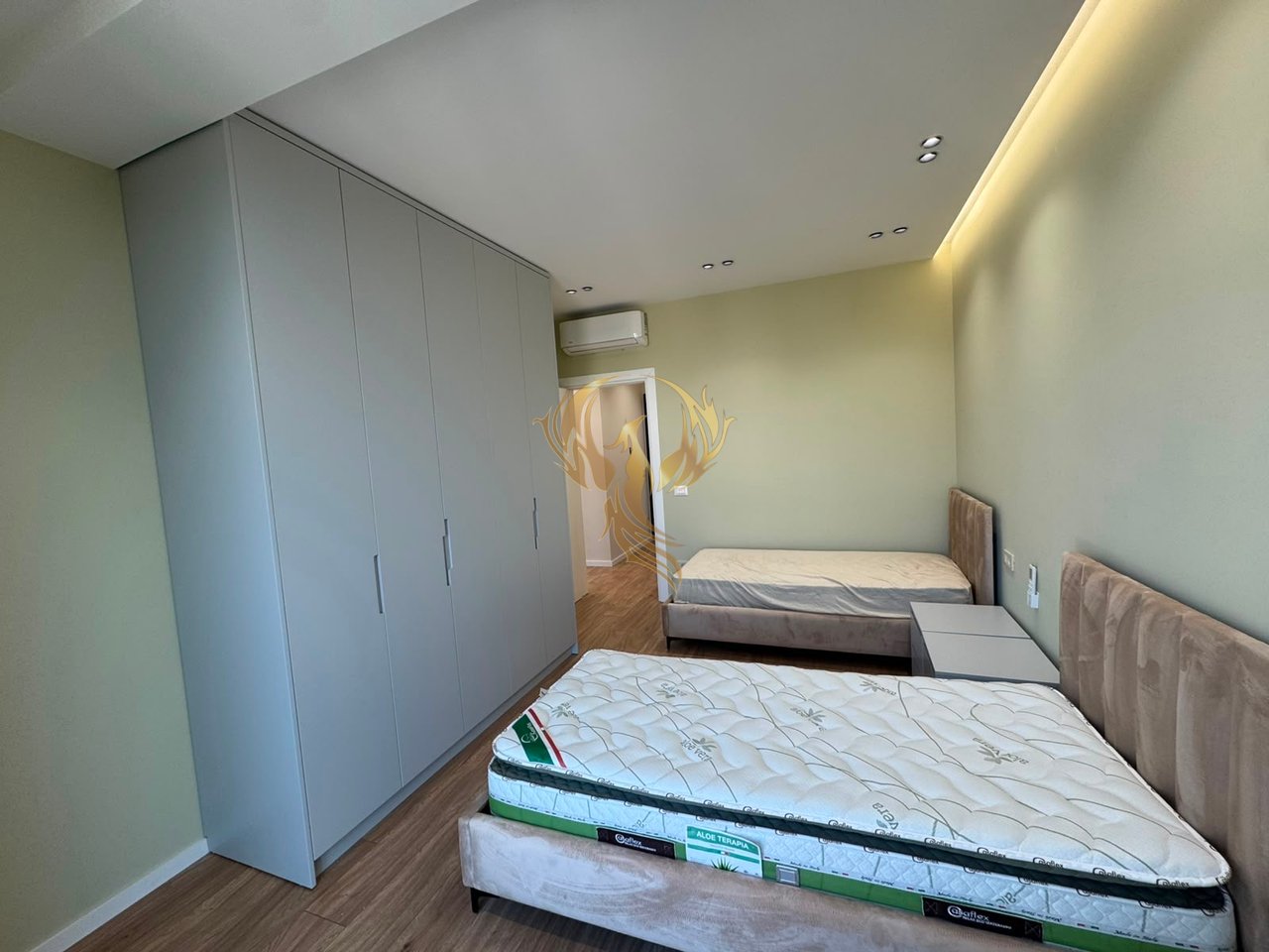 Jepet me qera apartament 2+1 tek Mine Peza, kompleksi GOLDEN TOWER