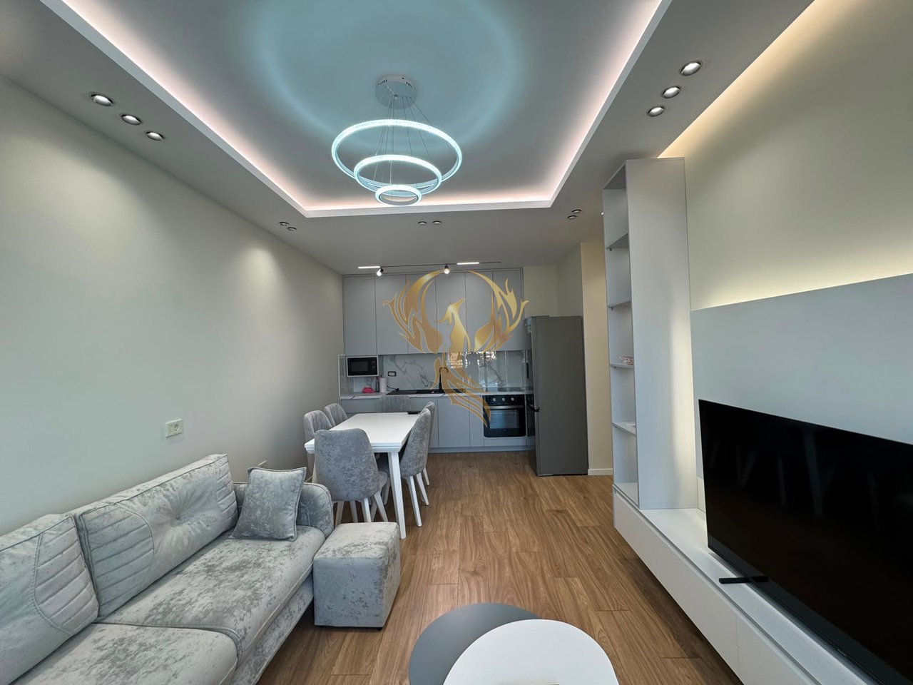 Jepet me qera apartament 2+1 tek Mine Peza, kompleksi GOLDEN TOWER
