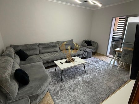 Jepet me qera apartament 2+1 tek Rruga e Durrsit