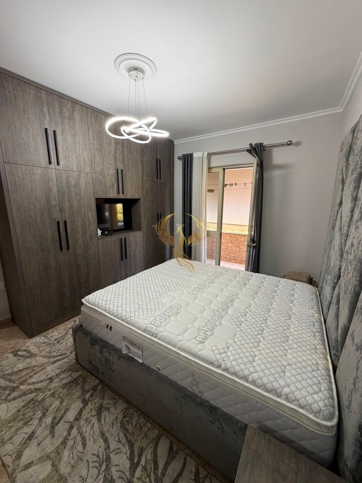 Jepet me qera apartament 2+1 tek Rruga e Durrsit
