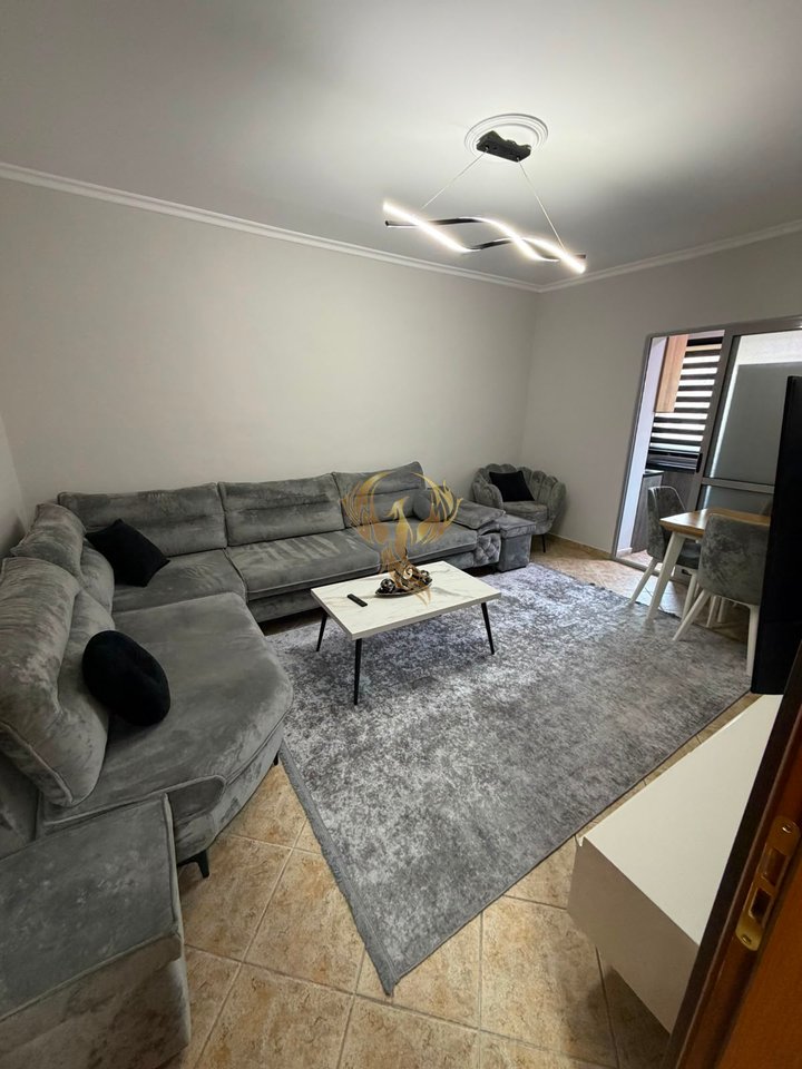 Jepet me qera apartament 2+1 tek Rruga e Durrsit