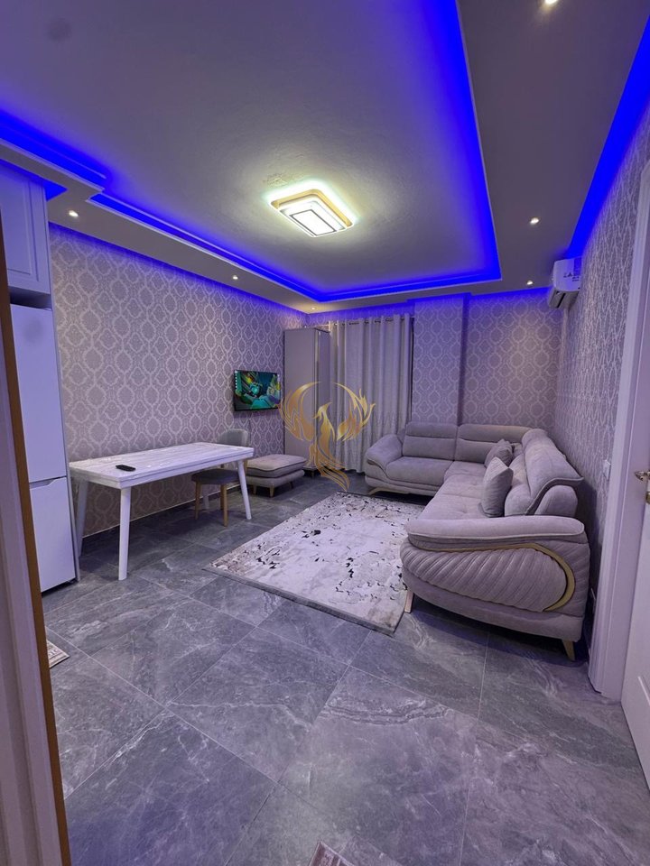 Jepet me qera apartament lluksoz 1+1 tek Univers City