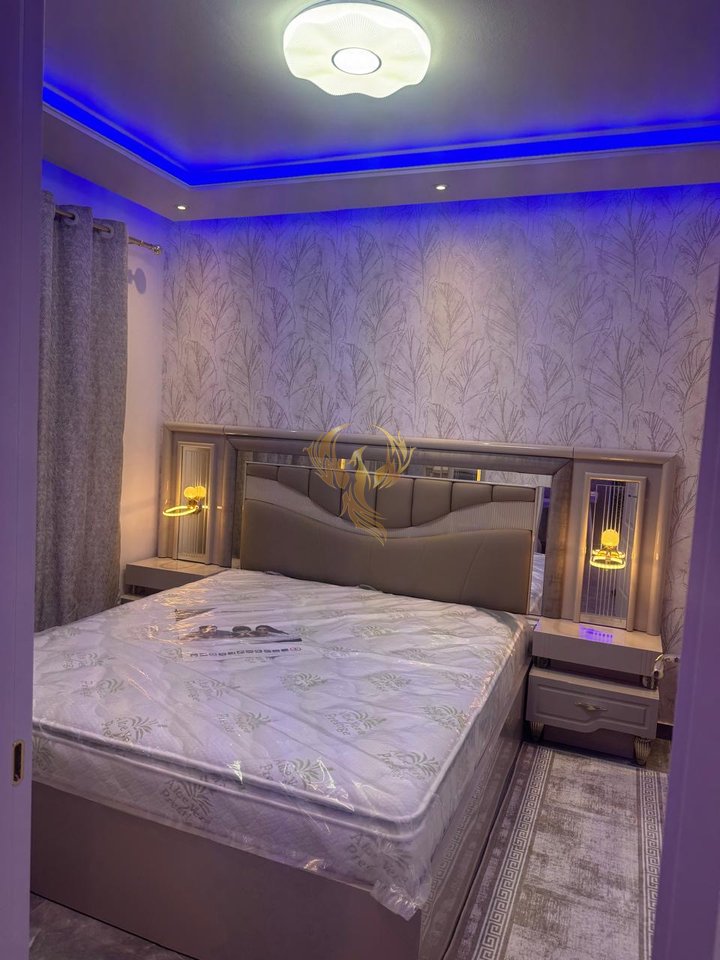 Jepet me qera apartament lluksoz 1+1 tek Univers City