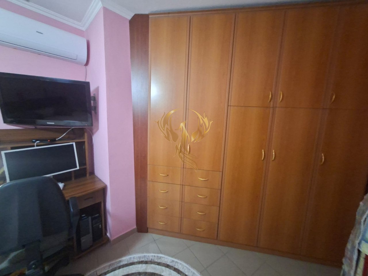 Jepet me Qera apartament  1+1 Tek Brryli