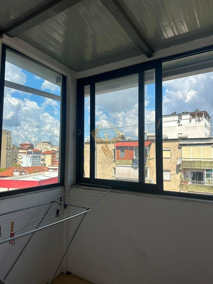 Jepet me qera apartament 2+1 tek Rruga Fortuzi