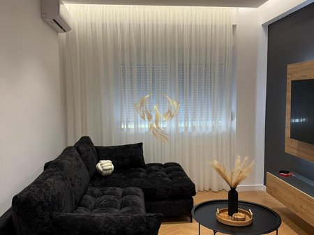 Jepet me qira Super Apartament Luksoz 1+1 Liqeni Artificial