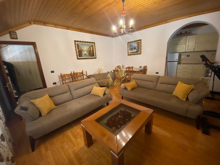 Affittasi ingresso 1+1 a Fresk