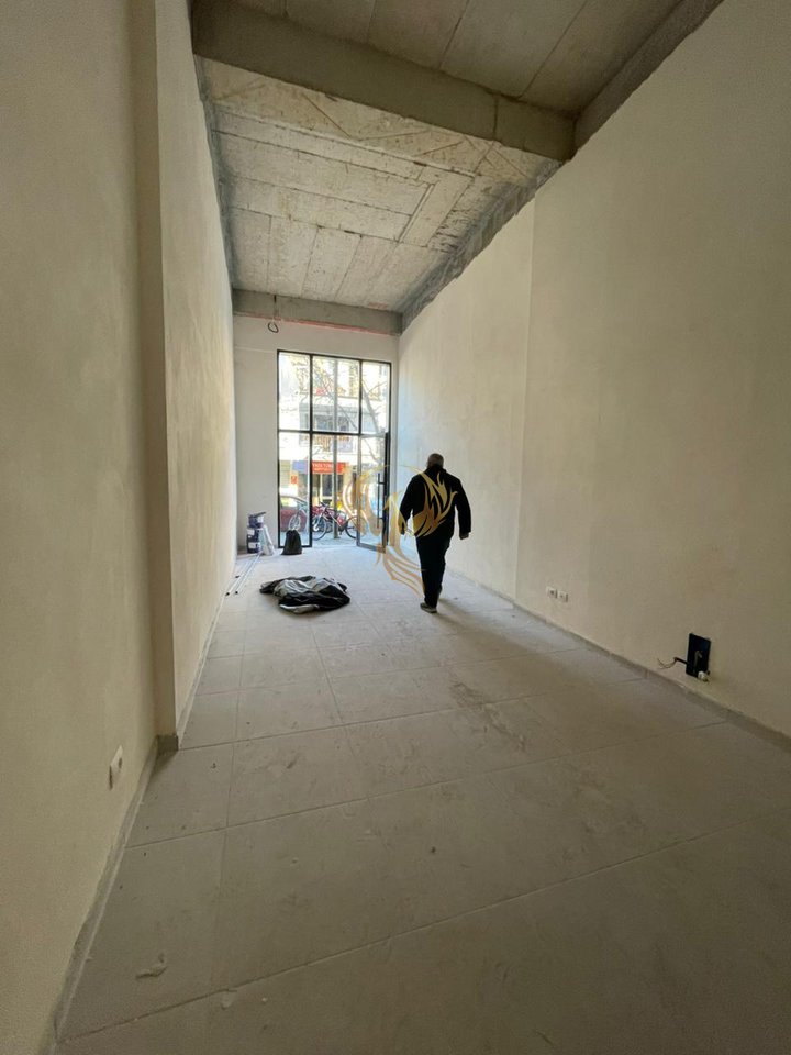 Locale commerciale in affitto vicino al Mercato Nuovo