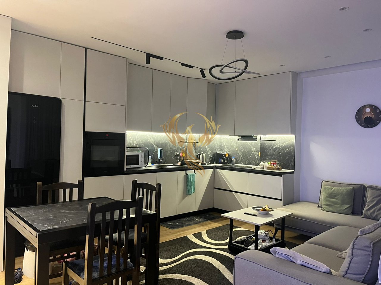 Jepet me qira super apartament 2+1+Bllk+Post Parkimi ne Laprake