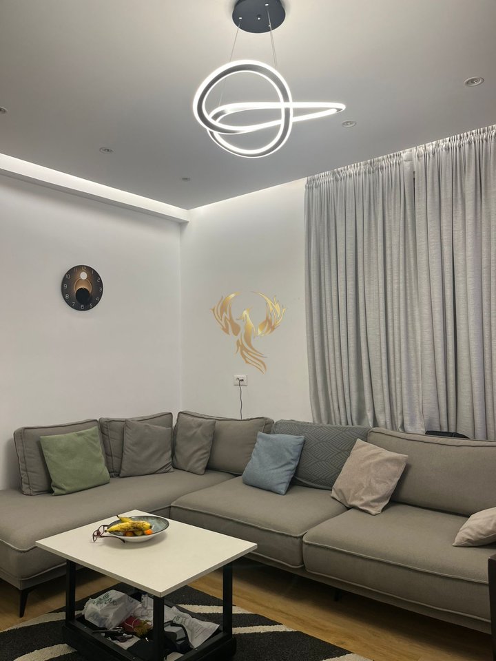 Jepet me qira super apartament 2+1+Bllk+Post Parkimi ne Laprake